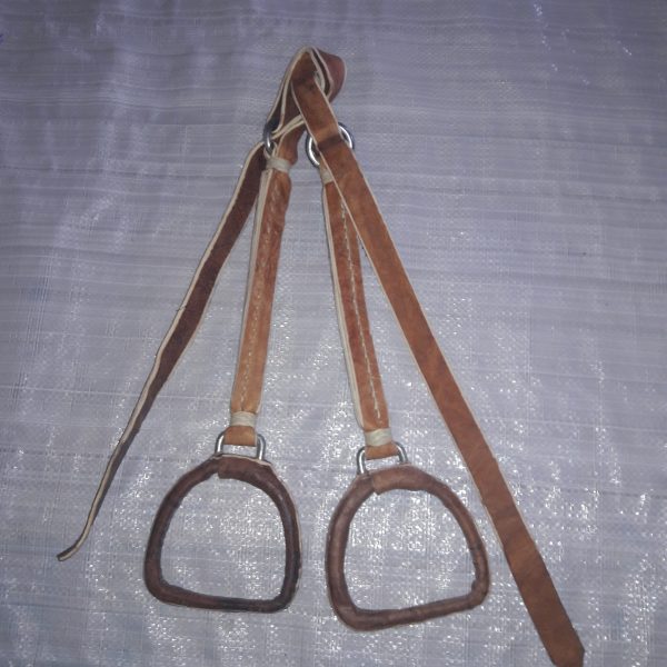 Estribo Chaqueño de niño cuero crudo codigo 0850